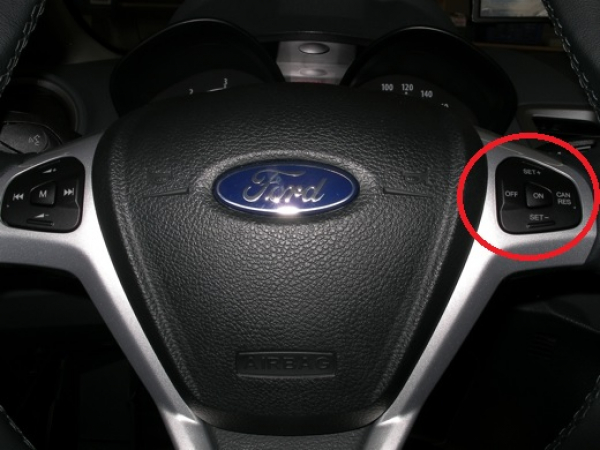 E-Cruise CAN P&P Ford Fiesta 2008-2012 außer 1.4 TDCI & B-Max & Fiesta 2013-2017 für OE-Lenkrad 1502430